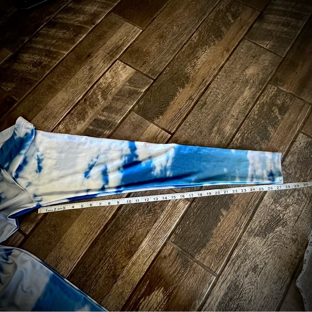 BlackMilk leggings with white clouds and blue sky print M - Picture 5 of 8